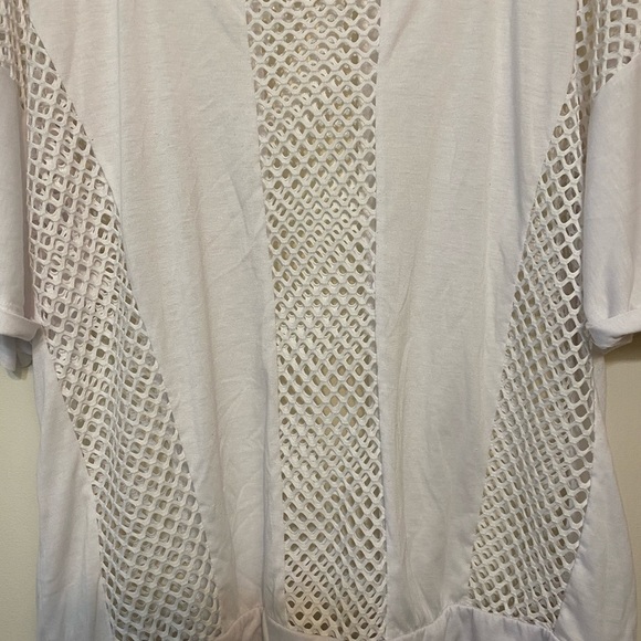 Torrid white mesh short sleeve top size 2 (2X) - Picture 4 of 7